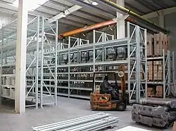 Innenraum eines modernen Lagers.