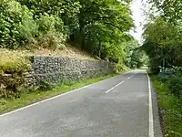 Gabion_retaining_wall_-_geograph.org.uk_-_7571148