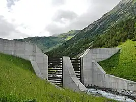 check_dam=fin, material=concrete, check_dam:screen=beam, screen:material=metal