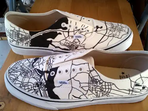 Karte auf Schuhen (2012)