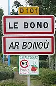 Bilingual sign in French and Breton