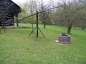 MLS Kouřim, studna s vodním vahadlem