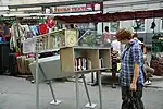 Offener Bücherschrank am Brunnenmarkt in Wien