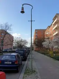 Schwanenhals mit Gusssockel (Waffelform) mit 4-fl. Hängeleuchte BAMAG A11