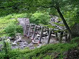 check_dam=frame, material=metal