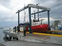 crane:type=travel_lift (for smaller gantries on a movable rubber-tyred wheels)