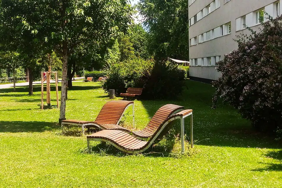 WaveLounger in urban park