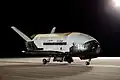 X-37B на взлётно-посадочной полосе