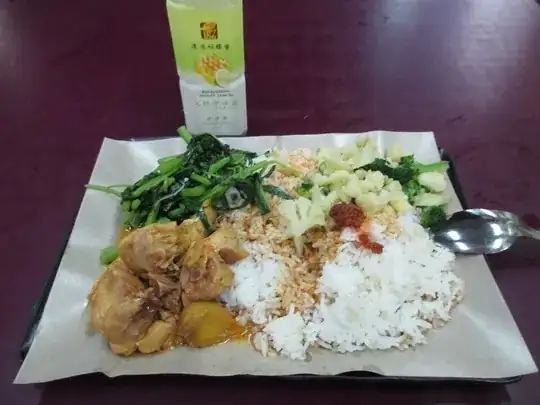 Typical Singaporean food at Yan's Cafe, Changi Airport
