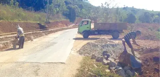 Labuan Bajo to Ruteng road being built