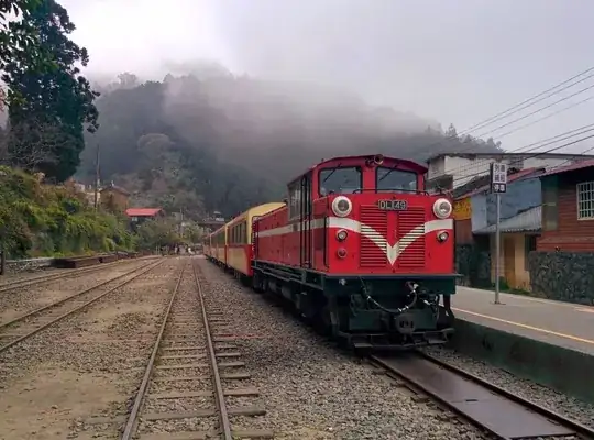 Forest train at Fenqihu Station