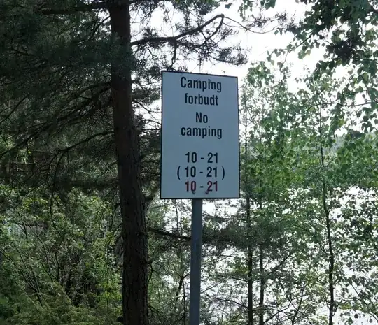 Image of a sign that says Camping forbudt, No camping 10-21 (10-21) 10-21