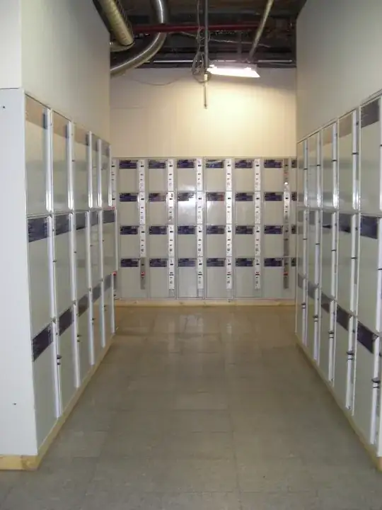 Luggage lockers