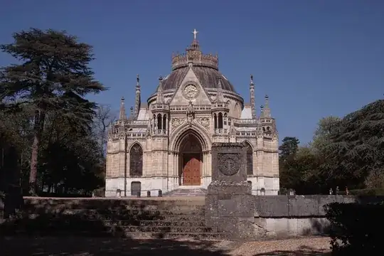 Chapelle royale, Dreux. Pic by Nicolas Vigier / CC BY; Source: Wikimedia Commons.