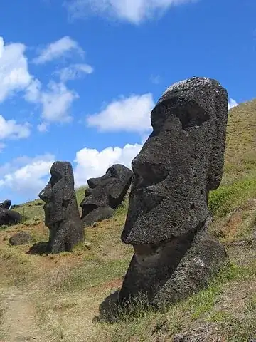 Moai, photo by Aurbina