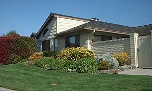 Salinas - An average 1,400&nbsp;sq&nbsp;ft (130&nbsp;m2) home in North Salinas