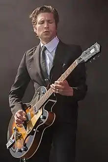 Kessler performing with Interpol in 2015