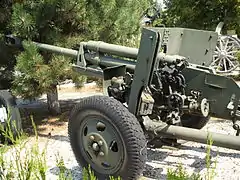 The Romanian 75 mm Reșița M1943 used features of the 76&nbsp;mm ZiS-3.