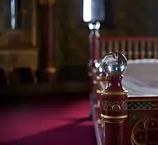 ...&nbsp;and the crystal detailing of her bed