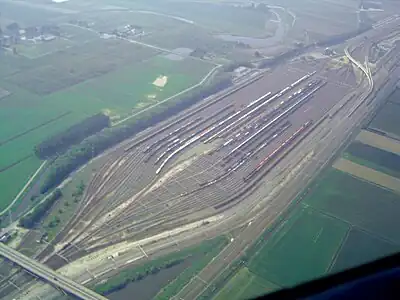 Kijfhoek, Netherlands, seen from 1,000 feet (305&nbsp;m). Hump is at upper right.
