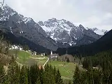 Collina, Forni Avoltri