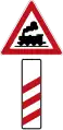 156: Three-stripe Beacon announcing Level Crossing without Barriers (right)